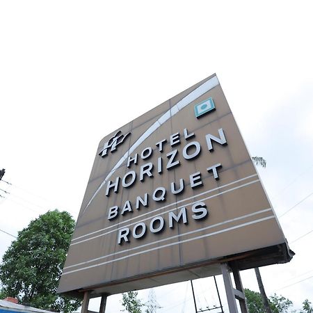 Hotel Horizon & Restaurant Surat Buitenkant foto